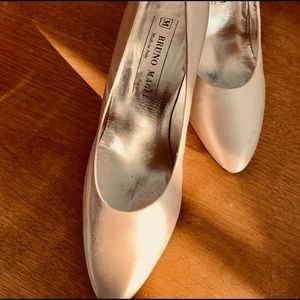 BRUNO MAGLI, bone satin, ELEGANT like new. 8b. comp NORDSTROM $350.
